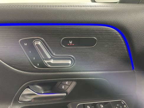 New 2026 Mercedes-Benz GLB 250 4MATIC image 21