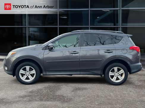 Used 2013 Toyota RAV4 XLE image 8