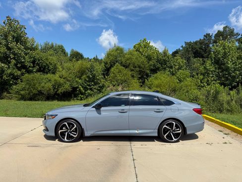 Used 2021 Honda Accord Sport image 2