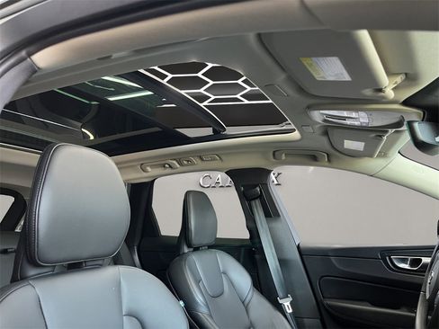 Used 2024 Volvo XC60 B5 Core image 20