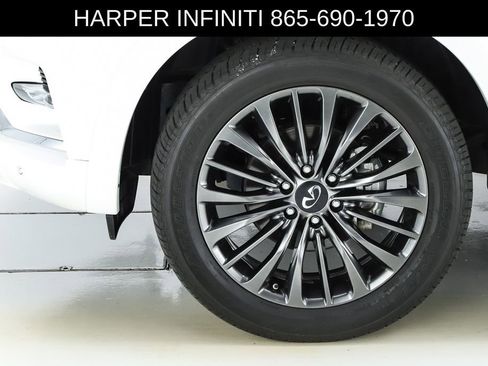 Used 2024 INFINITI QX80 Sensory w/ Cargo Package AWD/4WD image 5