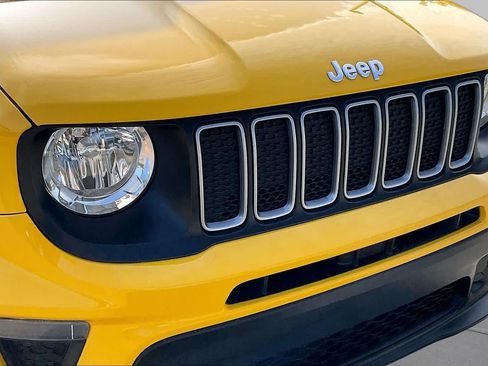 Used 2023 Jeep Renegade Latitude AWD/4WD image 29