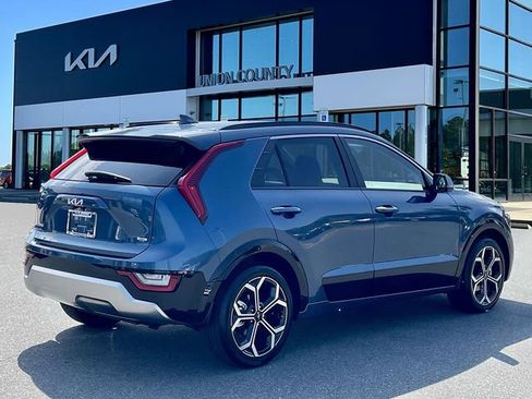 Certified 2025 Kia Niro SX Touring image 6