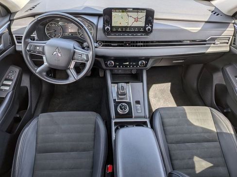 Used 2024 Mitsubishi Outlander SE AWD/4WD image 27