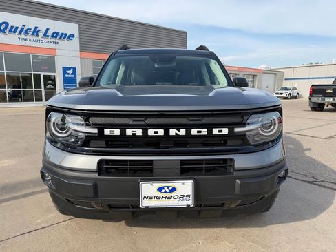 Used 2024 Ford Bronco Sport Outer Banks w/ Tech Package AWD/4WD image 2