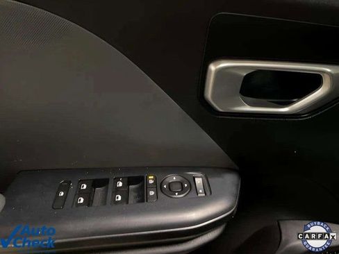 Used 2025 Kia K4 LX image 30