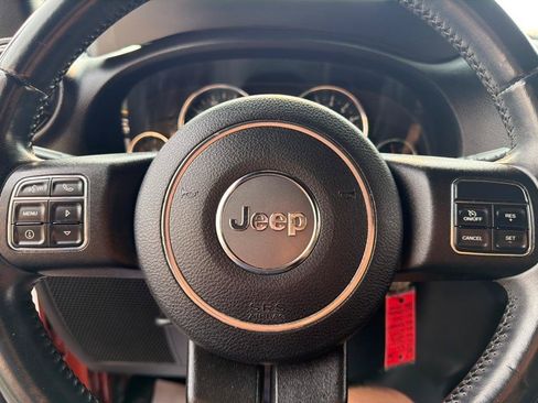 Used 2014 Jeep Wrangler Unlimited Sahara w/ Dual Top Group AWD/4WD image 30