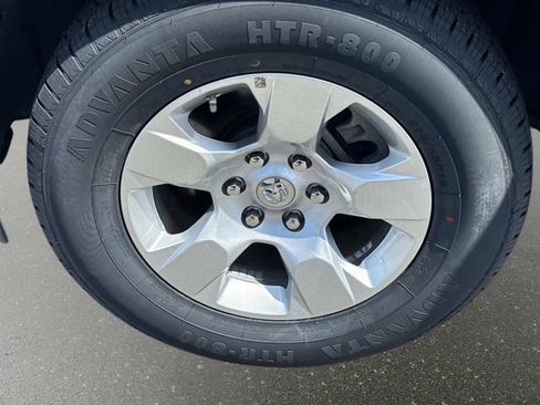 Used 2025 RAM 1500 Big Horn AWD/4WD image 10