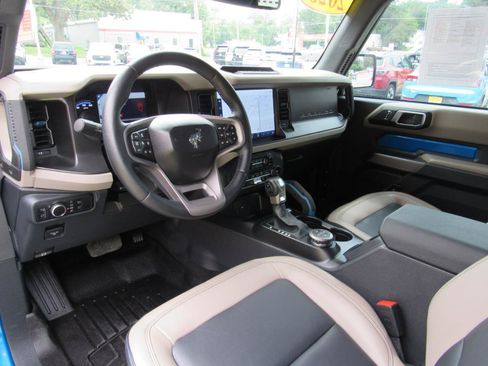 Used 2023 Ford Bronco Wildtrak AWD/4WD image 5