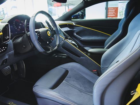 Used 2024 Ferrari Roma image 25