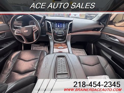 Used 2016 Cadillac Escalade ESV Premium image 13
