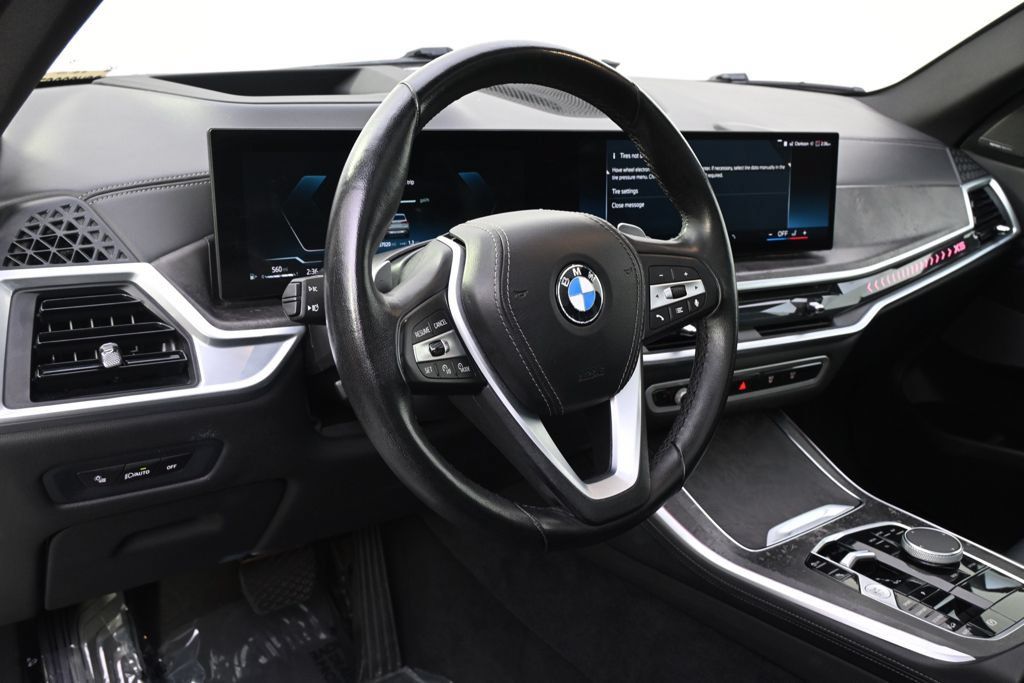 Used 2024 BMW X5 xDrive40i AWD/4WD image 11