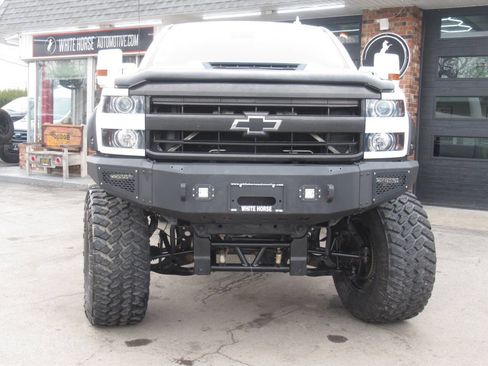 Used 2018 Chevrolet Silverado 3500 High Country w/ Duramax Plus Package image 3