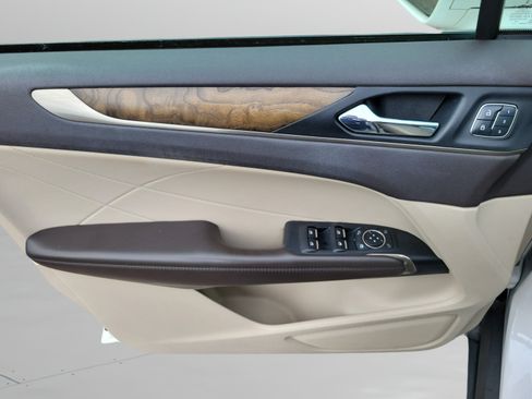 Used 2017 Lincoln MKC Reserve FWD image 23