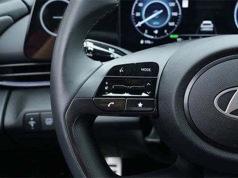 Certified 2025 Hyundai Elantra SEL image 14