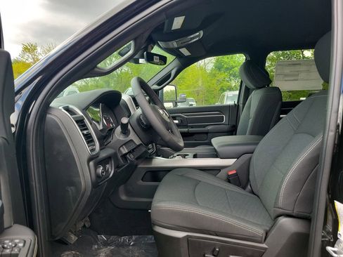 New 2026 RAM 3500 Big Horn AWD/4WD image 9