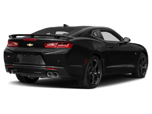Used 2018 Chevrolet Camaro SS RWD image 5