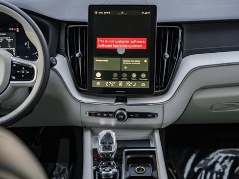 New 2026 Volvo XC60 B5 Ultra w/ Protection Package Premier image 21