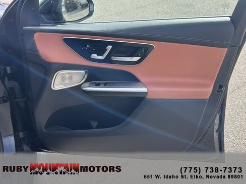 Used 2024 Mercedes-Benz GLC 300 4MATIC image 25