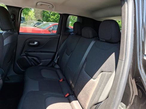 Certified 2023 Jeep Renegade Latitude AWD/4WD image 20
