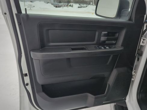 Used 2017 RAM 1500 Express w/ Express Value Package image 30