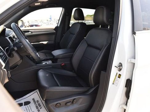 Certified 2023 Volkswagen Atlas Cross Sport SE image 19