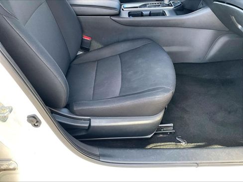 Used 2024 Nissan Sentra SV FWD image 34
