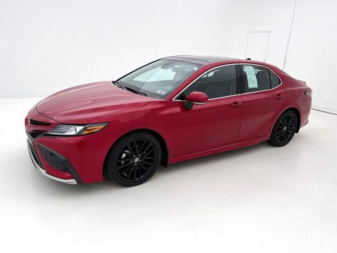 Used 2024 Toyota Camry XSE w/ Navigation Package image 5