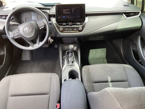 Used 2025 Toyota Corolla LE image 45
