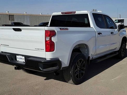 Used 2026 Chevrolet Silverado 1500 Custom Trail Boss w/ Turbomax Blackout Package AWD/4WD image 8