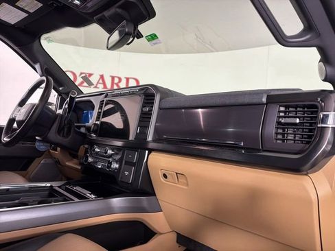 Used 2023 Ford F250 Lariat w/ Lariat Ultimate Package AWD/4WD image 16