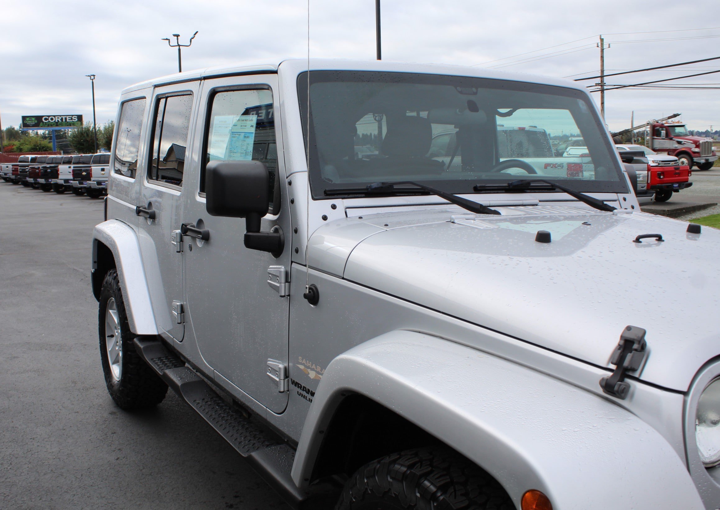 Used 2012 Jeep Wrangler Unlimited Sahara w/ Connectivity Group AWD/4WD image 9