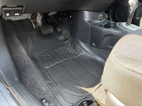 Used 2019 Nissan Versa SV FWD image 10