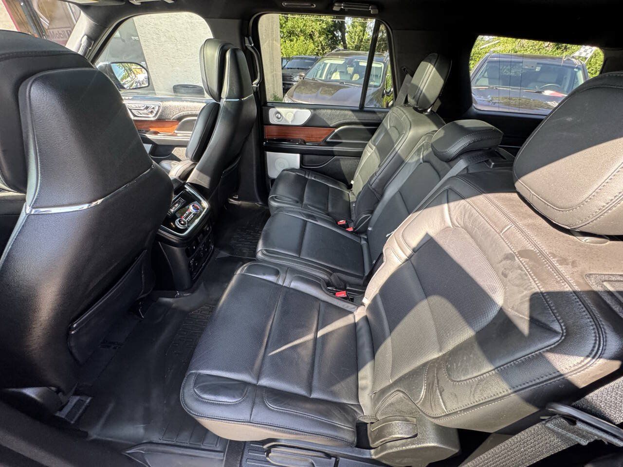 Used 2018 Lincoln Navigator Reserve w/ Technology Package AWD/4WD image 22