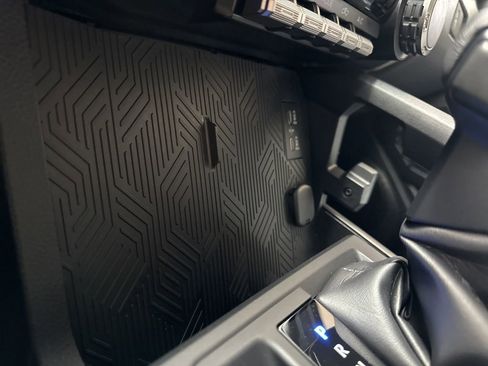 Certified 2025 Toyota Tacoma TRD Off-Road AWD/4WD image 19