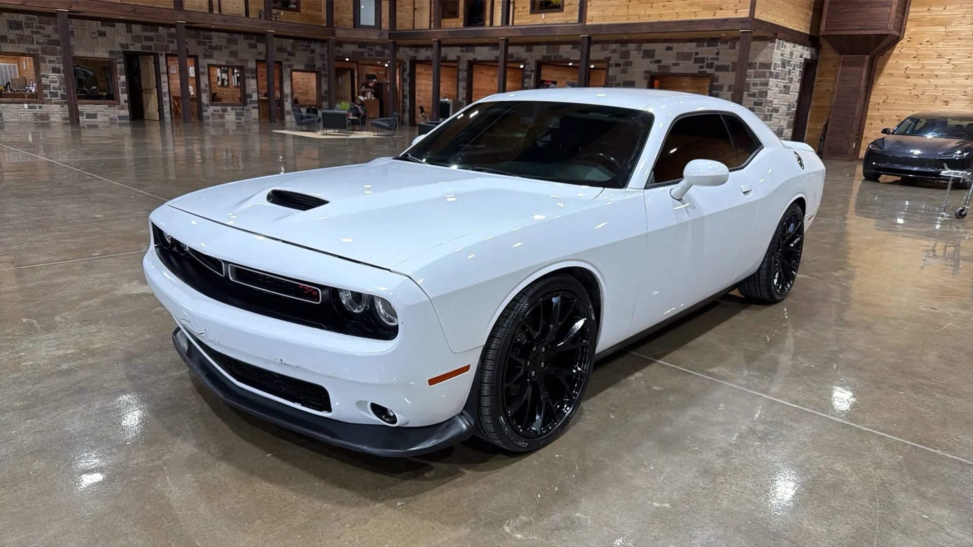 Used 2020 Dodge Challenger R/T RWD image 1