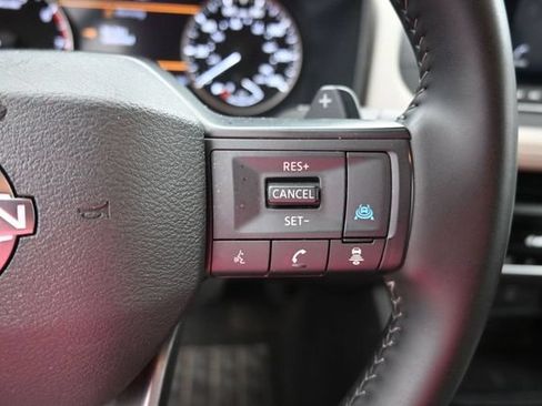 Used 2025 Nissan Rogue SV AWD/4WD image 26