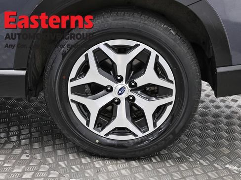 Used 2023 Subaru Forester Premium AWD/4WD image 35