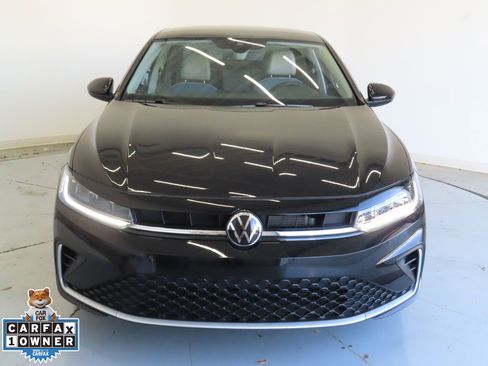 Used 2025 Volkswagen Jetta SE image 10
