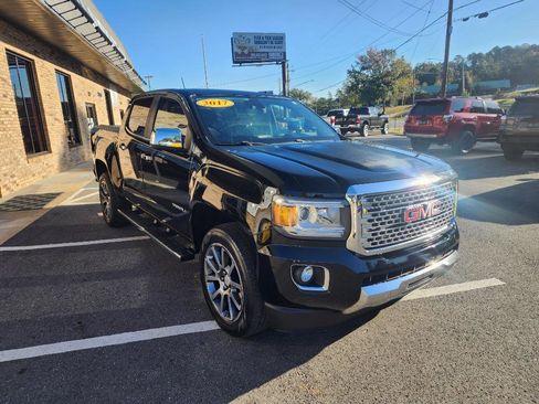Used 2017 GMC Canyon Denali image 8
