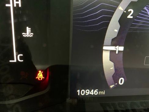 Used 2025 Toyota Tacoma SR5 image 18