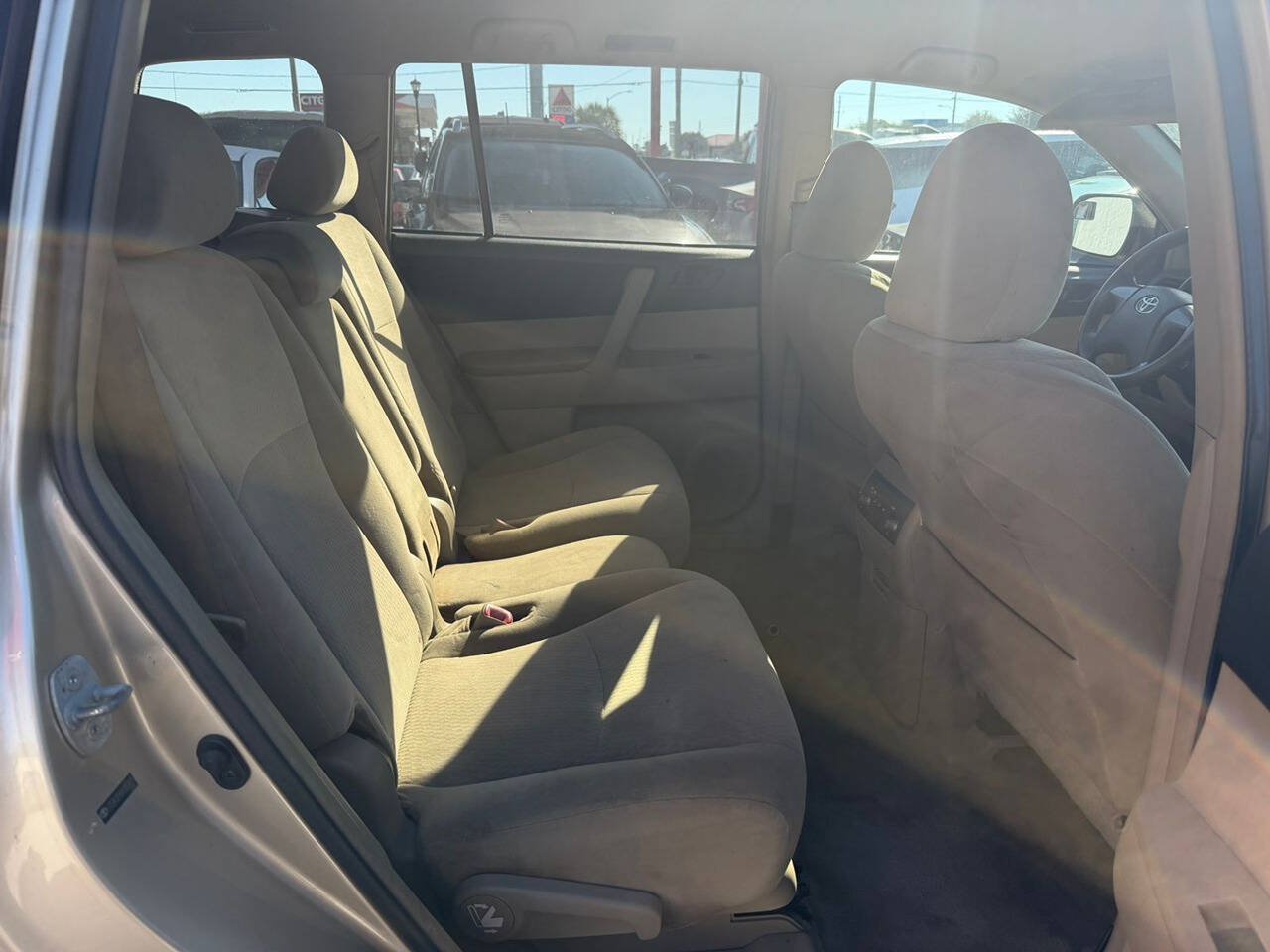 Used 2010 Toyota Highlander 2WD w/ Extra Value Pkg 2 image 5