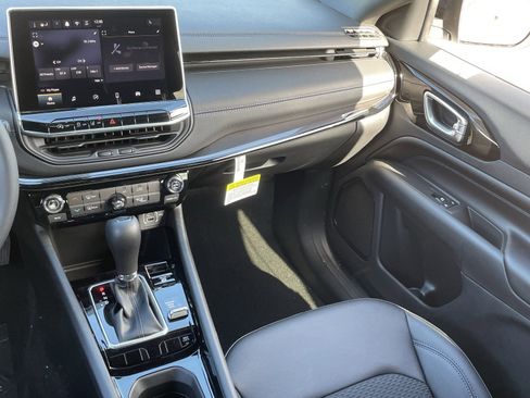 New 2026 Jeep Compass Latitude image 15