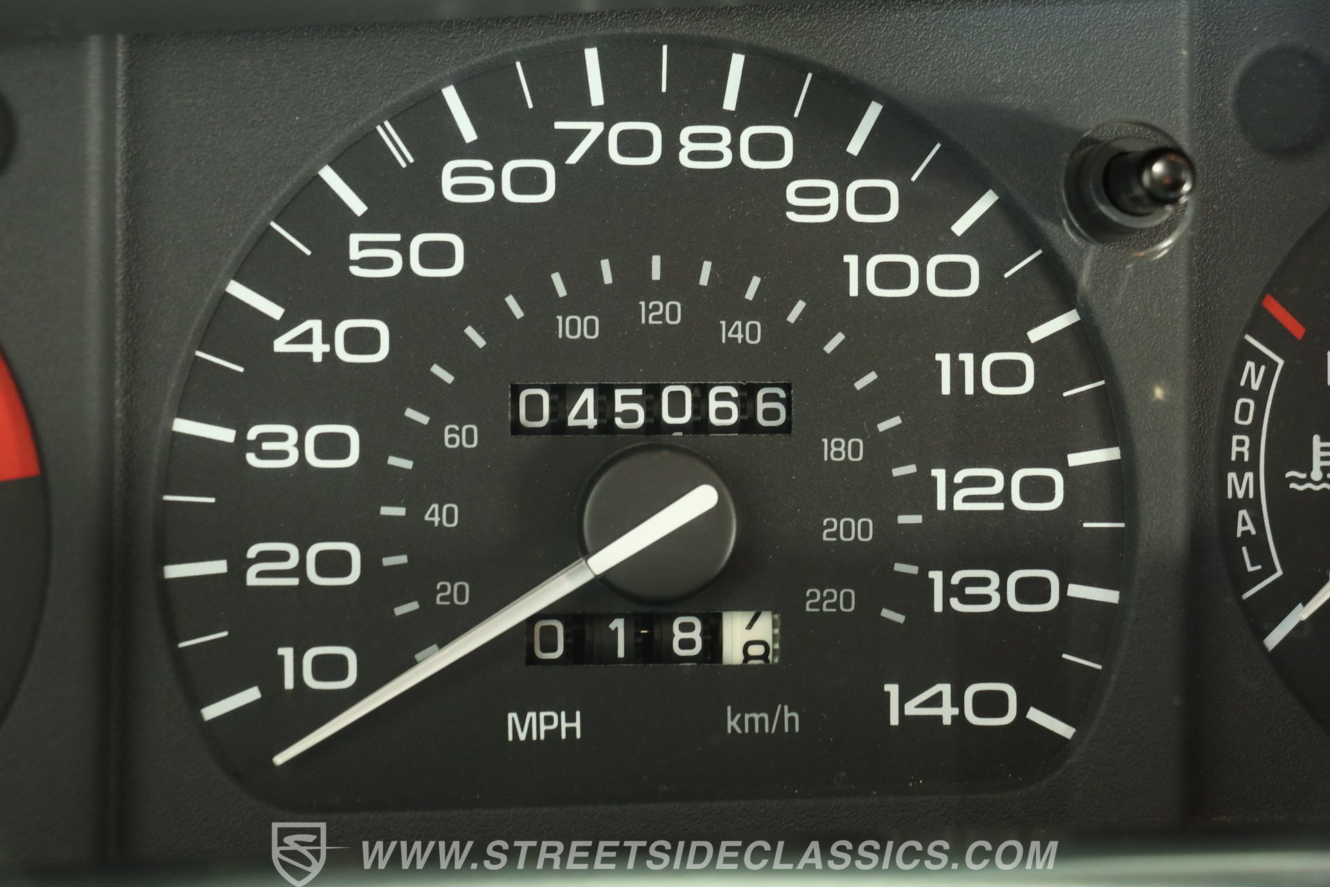 Used 1996 Lincoln Mark VIII RWD image 38