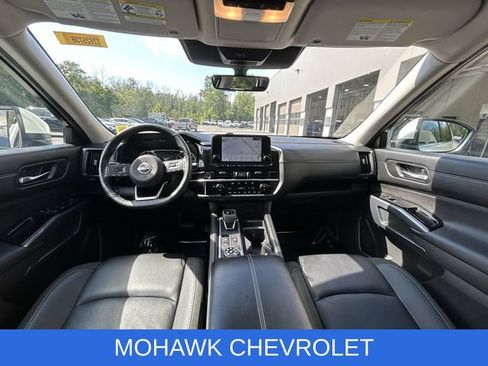 Used 2024 Nissan Pathfinder SL AWD/4WD image 20