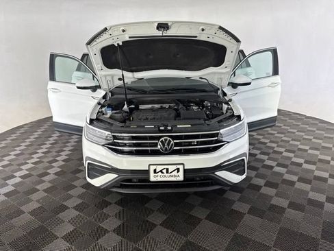 Used 2024 Volkswagen Tiguan SE FWD image 13
