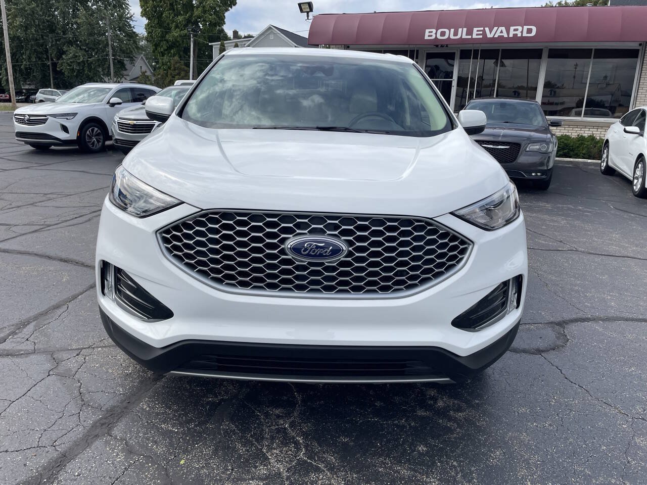 Used 2024 Ford Edge SEL w/ Convenience Package AWD/4WD image 10