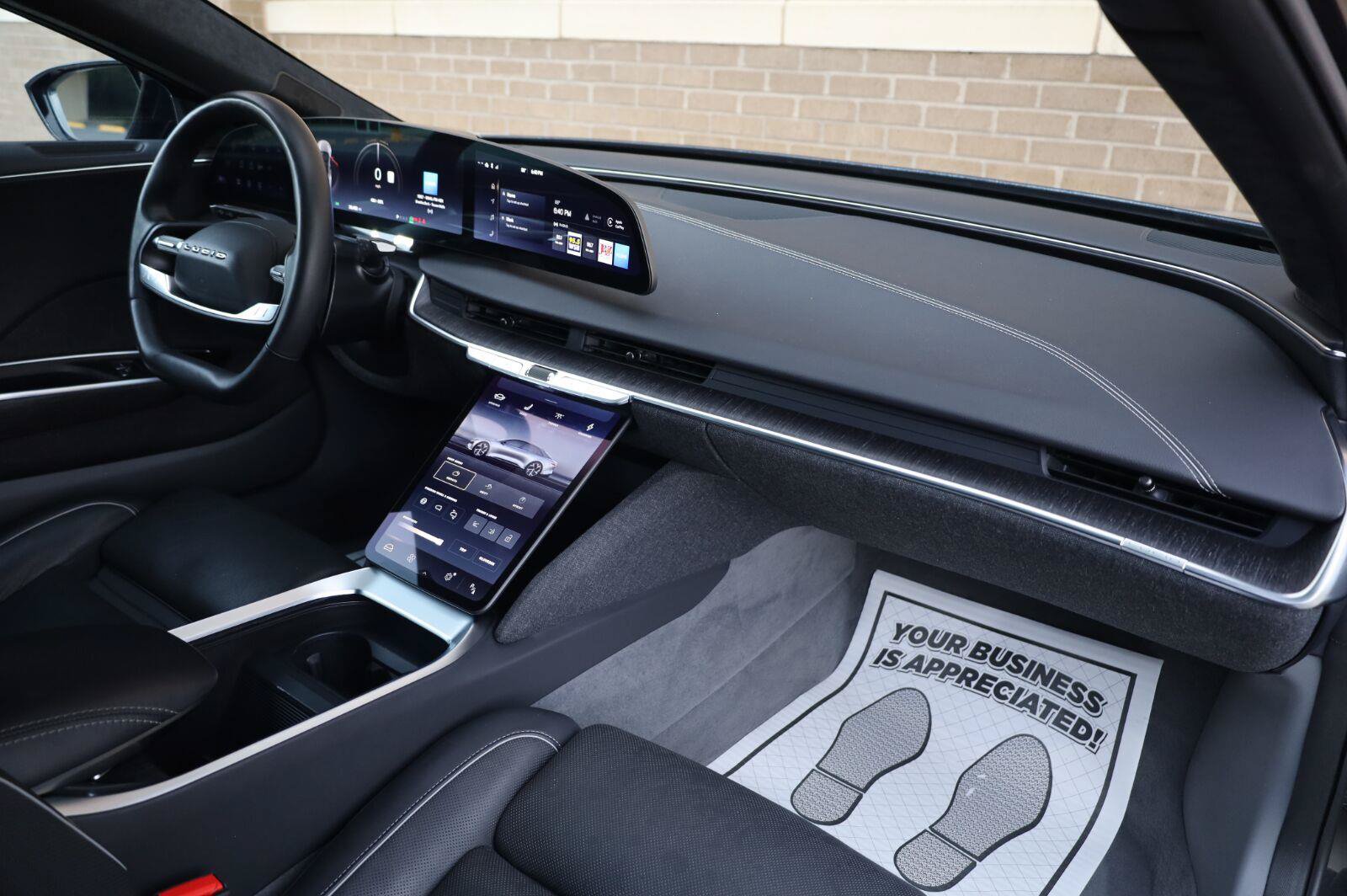 Used 2025 Lucid Air Touring AWD/4WD image 31