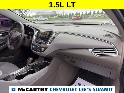 Used 2018 Chevrolet Malibu LT w/ Driver Confidence Package FWD image 27