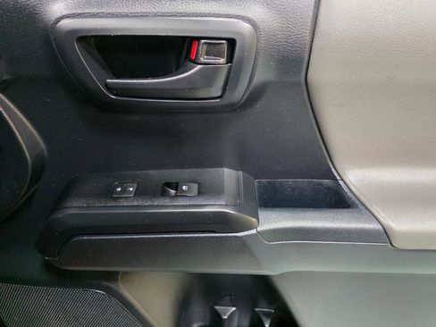 Used 2018 Toyota Tacoma SR w/ SR Convenience Package AWD/4WD image 26